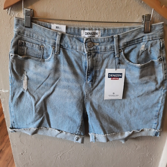 Denizen from Levi's Pants - Women's size 8 shorts.